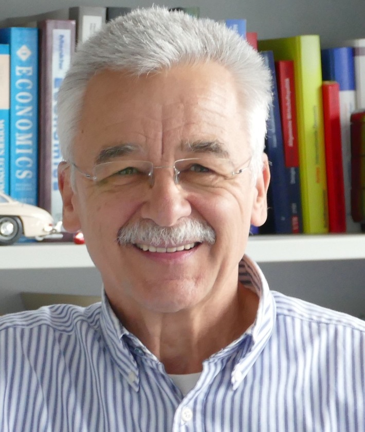 WHU verabschiedet Prof. Dr. Michael Frenkel in den Ruhestand