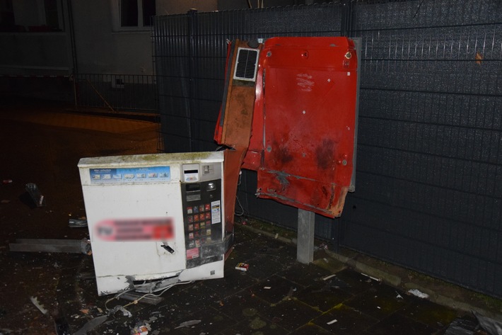 POL-HF: Knall weckt Nachbarschaft auf- Zigarettenautomat gesprengt