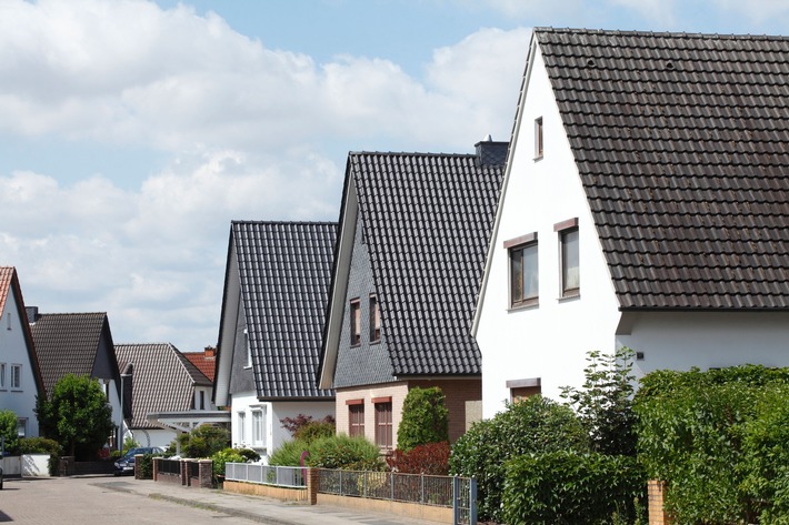 Kosten sparen und wohlfühlen: Wie sich eine Dämmung des Hauses lohnt – Tipps für Heimwerker