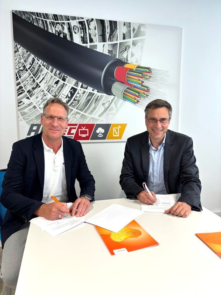 Vertragsunterzeichnung: ANTEC und Glasfaser Nordwest erweitern strategische Netzpartnerschaft