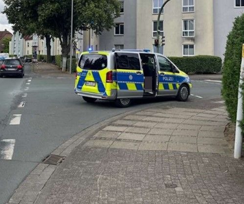 POL-BI: Unfall mit E-Scooter auf dem Gehweg