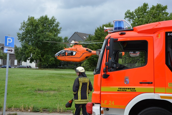 FW-MH: Schwerverletzte Person durch Kranlast