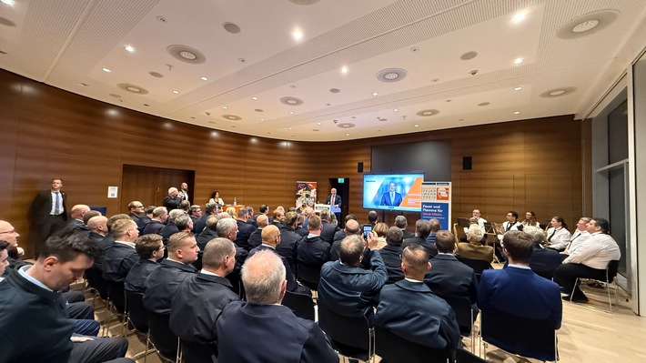 Feuerwehr MTK: Hattersheimer Kampagne "Bist Du bereit für den Notfall?" erhält den Hessischen Feuerwehrpreis 2025