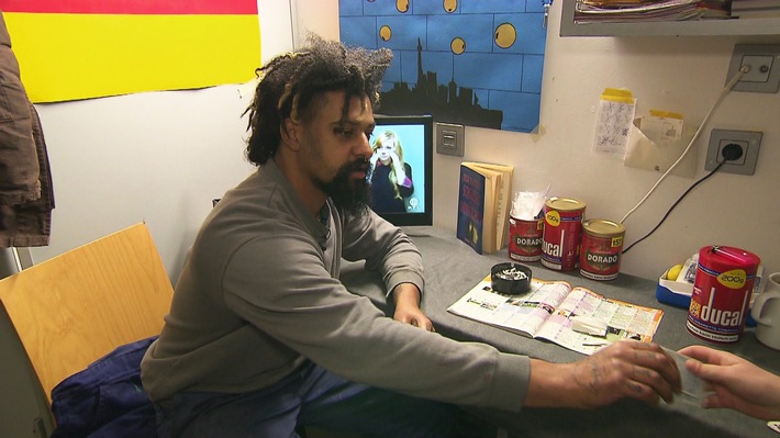 Am 04.01.2024 bei RTLZWEI: "Der Jugendknast - Das Leben danach": So geht es vier ehemals Inhaftierten nach ihrer Entlassung