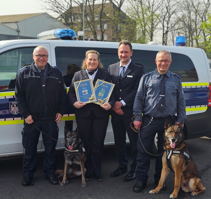HZA-DU: "Wir sind im Ruhestand!" Die Zollhunde Cleo und Bali verabschieden sich aus dem aktiven Dienst