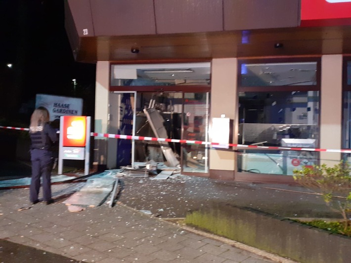 FW-EN: Explosion in Gebäude