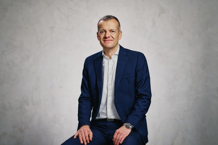 Strategie, Transformation und AI aus einer Hand / AdEx Partners und BMC Strategy Consultants bündeln Kräfte für Financial Services