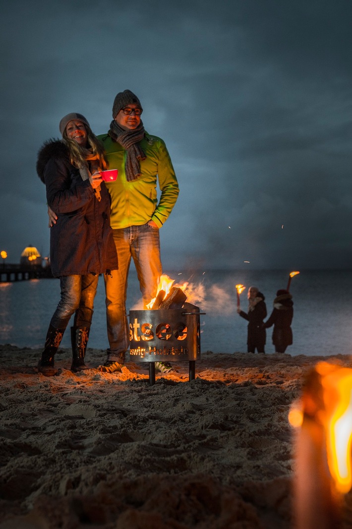 Ostseeküste Schleswig-Holstein erstrahlt im "Lichtermeer"