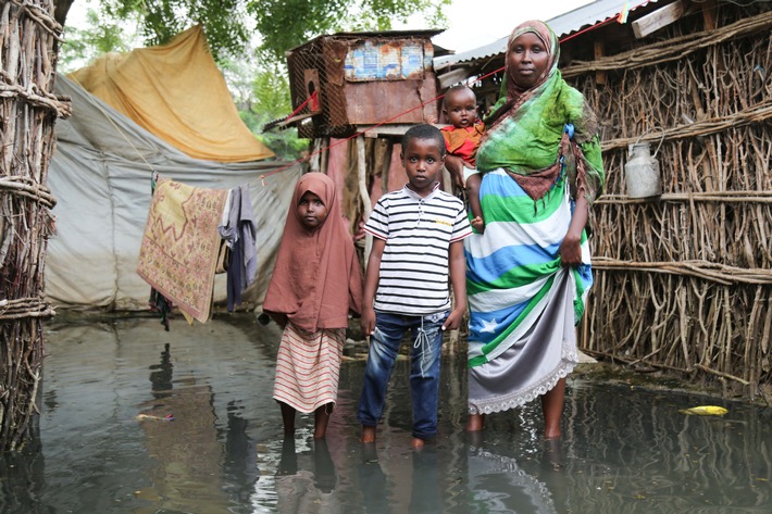 Hochwasser Ostafrika: Ein Kreislauf der Not / Bündnisorganisationen von &quot;Aktion Deutschland Hilft&quot; leisten Hilfe für Betroffene von Überschwemmungen und Sturzfluten