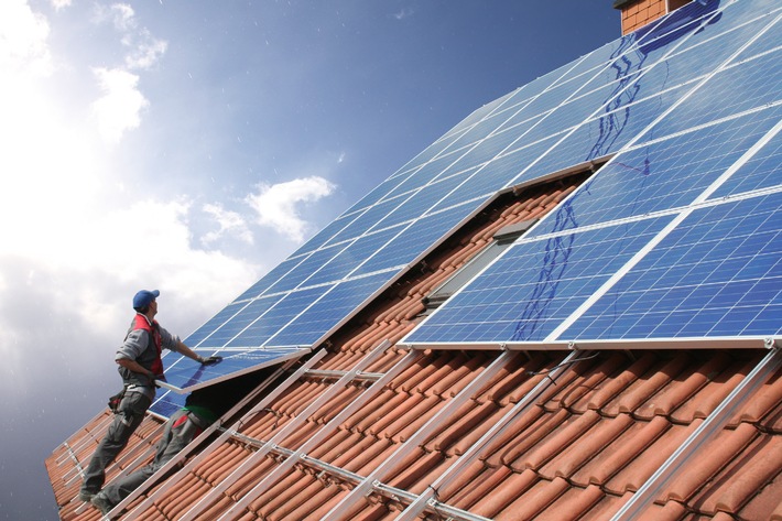 Pacht-Paket für PV-Anlagen: &quot;E.ON Solar rent&quot;: Sonnenenergie ohne hohe Anschaffungskosten nutzen