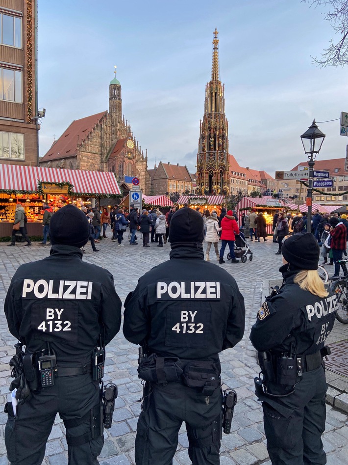 POL-MFR: (1108) Sicher durch den Zauber der Weihnachtszeit - Das Polizeipräsidium Mittelfranken informiert über den Nürnberger Christkindlesmarkt