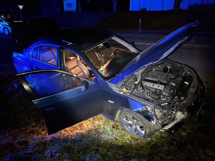 POL-SO: Flucht vor der Polizei endet in Unfall - vier Festnahmen