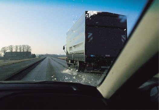 POL-MS: Gefährliches Eis und Schnee auf Lkw-Planen - Eisplatten beschädigen Autos auf der Autobahn 43