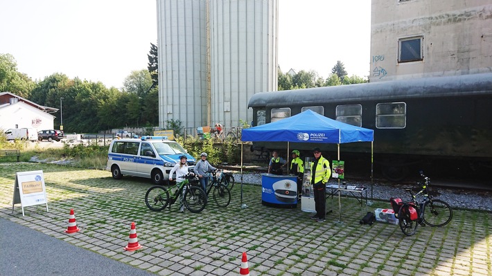 POL-ME: Polizeiaktion für mehr gegenseitige Rücksichtnahme: &quot;FAIRkehr&quot; auf dem Panoramaradweg - Heiligenhaus - 2009068