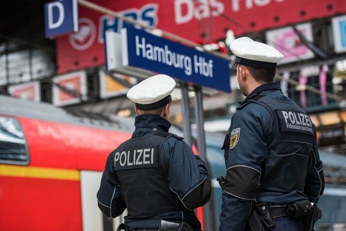 BPOL-HH: Mann von S-Bahn am Hamburger Hauptbahnhof erfasst-