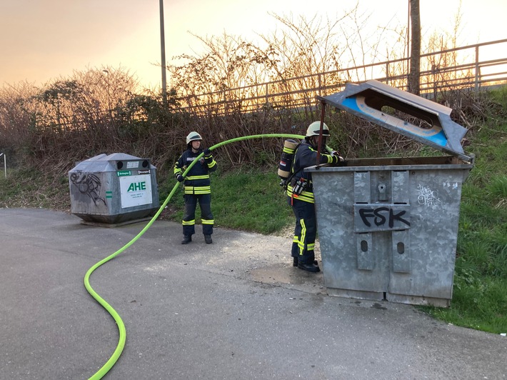 FW-EN: Feuerwehr Hattingen war fünfmal im Einsatz