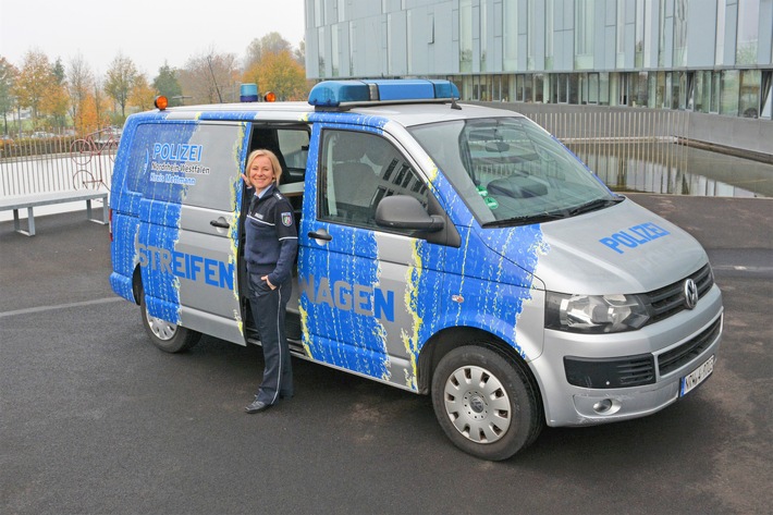 POL-ME: Die Polizei lädt zum Gespräch am &quot;STREIFENwagen&quot; - Velbert - 2410040