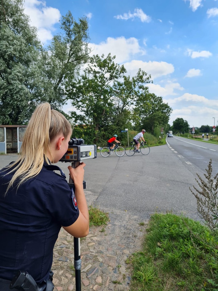 POL-DH: --- Groß angelegte Kontrollaktion zur Senkung der Verkehrsunfallzahlen / Zielrichtung motorisierte Zweiradfahrer ---