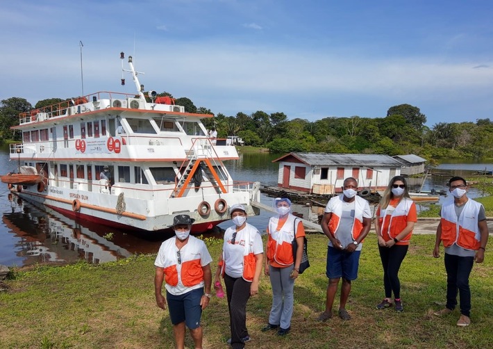 Krankenhausschiff von World Vision unterwegs in entlegene Gebiete Amazoniens / Menschen in der Region werden medizinisch versorgt und über Ansteckung mit Corona Virus aufgeklärt