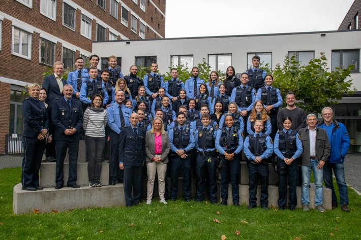 POL-PPTR: 42 neue Kolleginnen und Kollegen verstärken das Polizeipräsidium Trier ab Oktober