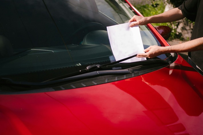 Preispsychologie beim Autoverkauf: Warum CHF 12’900 besser wirkt als CHF 13’000