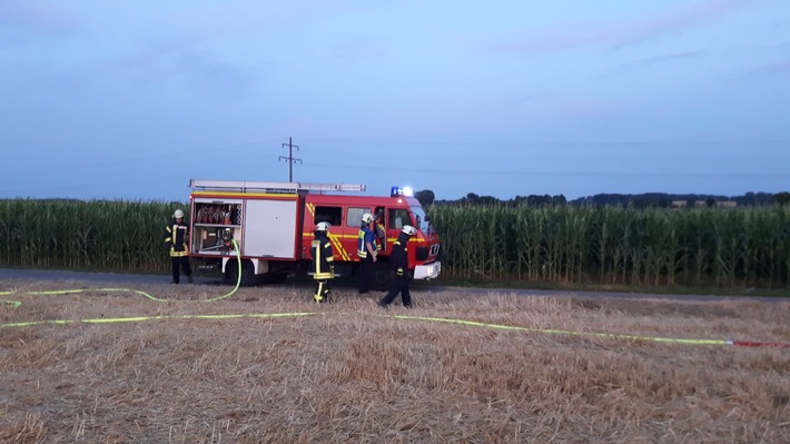 FW Lage: Feuer 2 / Flächenbrand - 27.07.2019 - 21:23 Uhr