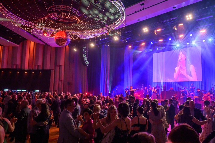 Early Bird Aktion: Tickets für den Ball der Universität Osnabrück 2025