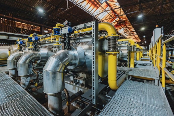 Weichenstellung in Richtung Klimaneutralität: Die WW-K Warmwalzwerk Königswinter GmbH modernisiert ihre Fertigungsprozesse und senkt den Ressourcenverbrauch