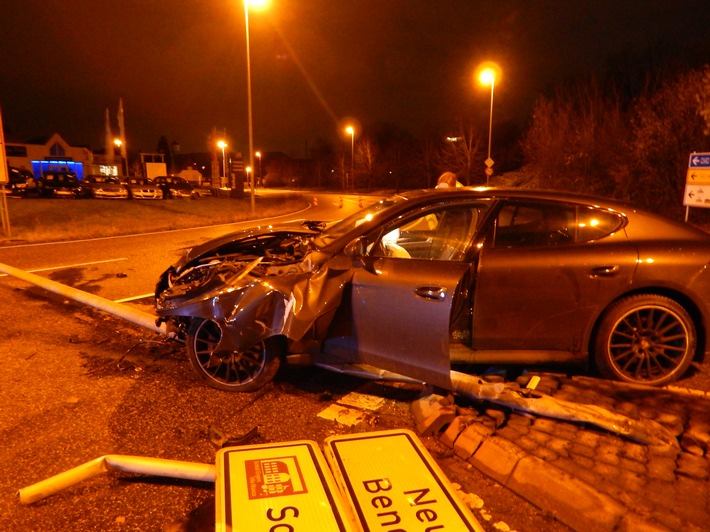 POL-PDKO: Verkehrsunfall mit stark beschädigtem Porsche