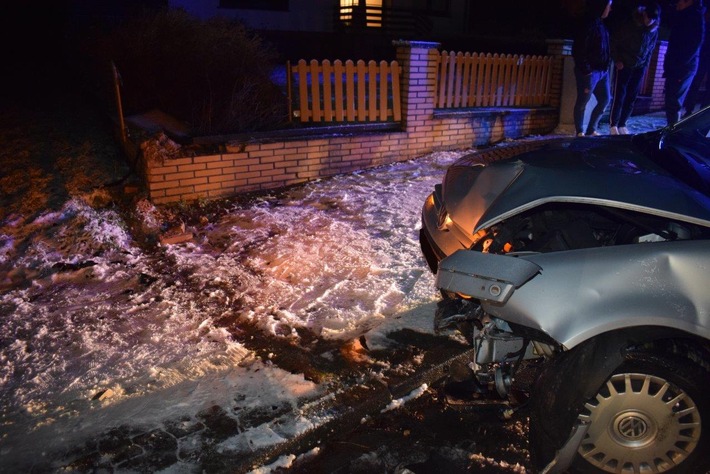 POL-NI: Fahranfänger hat Verkehrsunfall