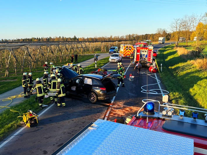 KFV Bodenseekreis: Zwei Verletzte nach Frontalzusammenstoß auf B33 bei Markdorf