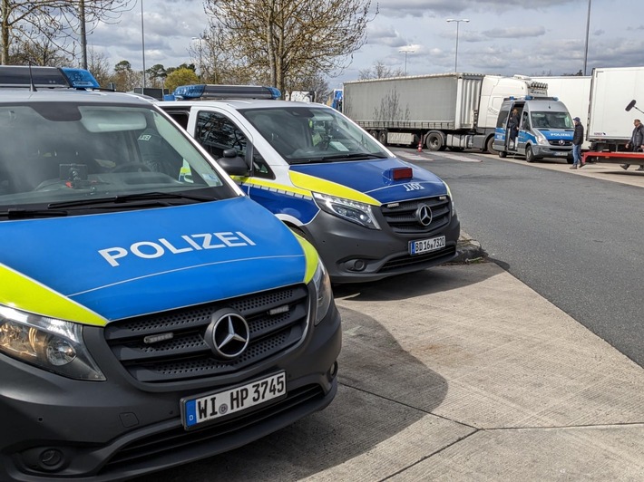 POL-OF: Großkontrolle des "Schwerverkehrs"; Einbrecher in Gartenanlage; Wer hat den Parkrempler beobachtet? und mehr