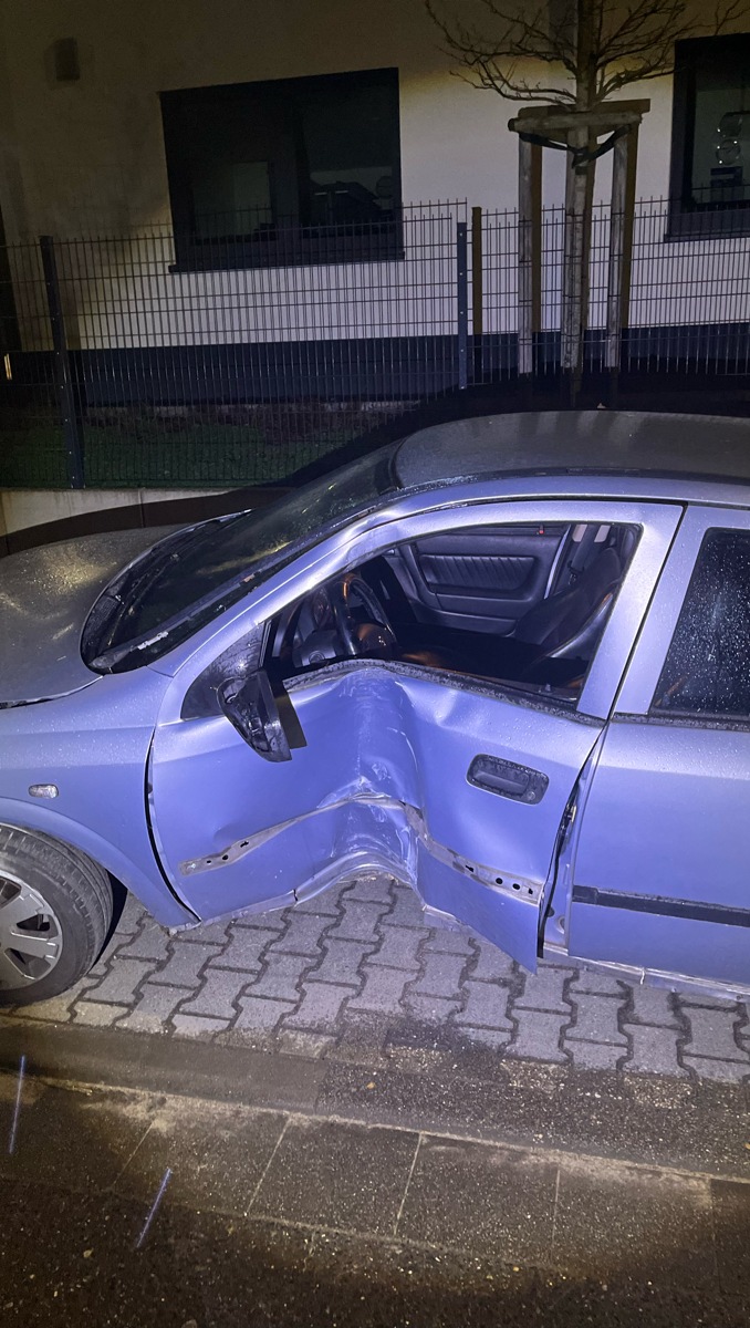 POL-MG: Diensthund Muffin erschnüffelt erfolgreich flüchtigen Fahrzeugführer nach Verkehrsunfallflucht