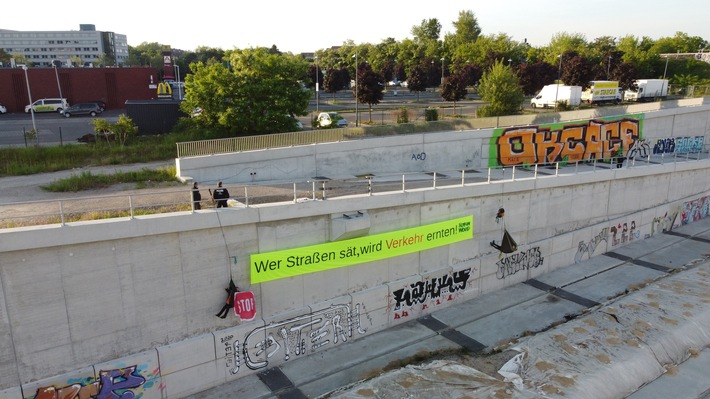 Lebenswerte Städte statt Blechlawinen: A100 stoppen!