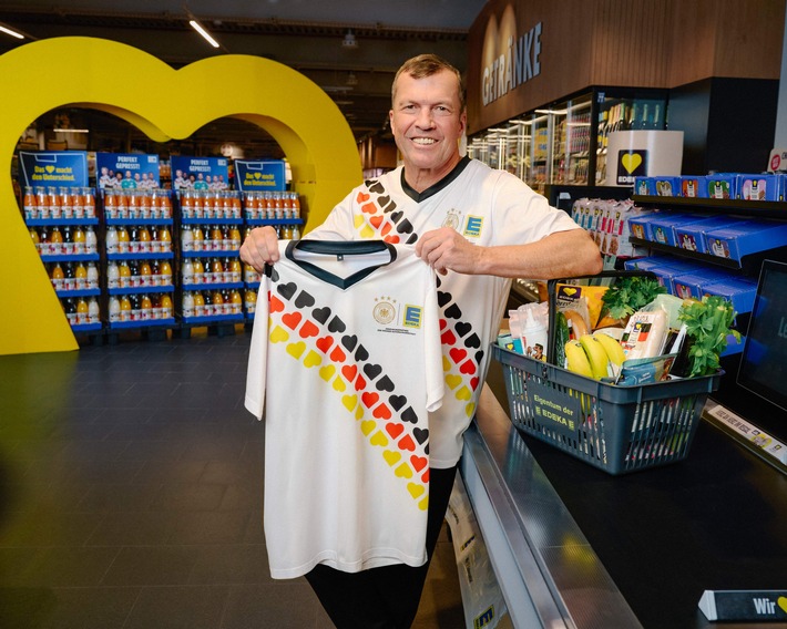 Exklusiv im Lebensmitteleinzelhandel: EDEKA startet als Ernährungspartner der Männer-Nationalmannschaft die große WM-Offensive