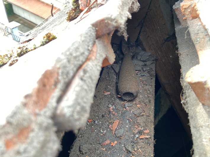 POL-KN: (VS-Villingen) Bei Dacharbeiten Granate gefunden (08.05.2023)