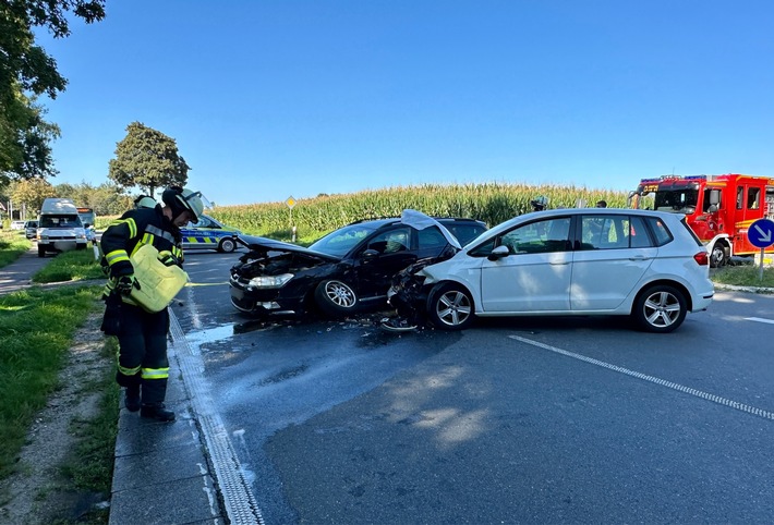 FFW Schwalmtal: Auslaufende Betriebsmittel nach Verkehrsunfall