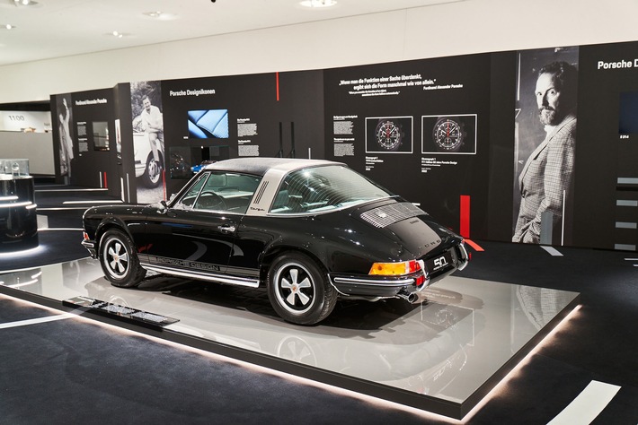 1_Porsche Design x Sotheby´s Porsche 911 S 2.4 Targa, 1972.jpg