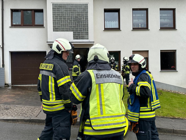 FW-EN: Rauchentwicklung aus Gebäude