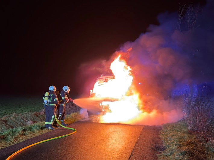 FW-AUR: Sprinter niedergebrannt