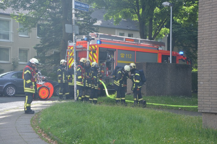 FW-MH: Wohnungsbrand mit verletzter Person