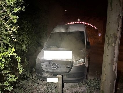 POL-PDWO: Zwei Fahrzeugbrände in einer Nacht: Verdacht der Brandstiftung - Zeugen gesucht - Ergänzung Bild