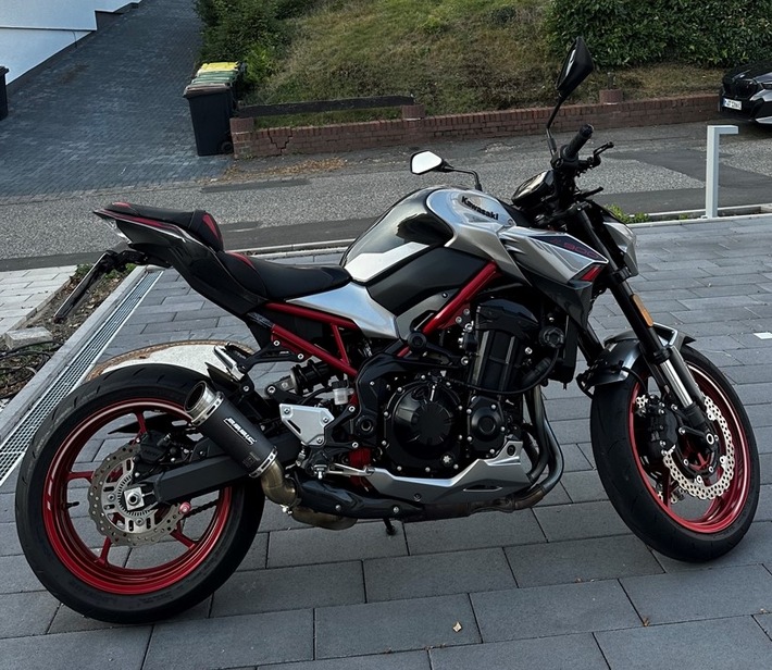 POL-RBK: Rösrath - Motorrad von einem Parkplatz gestohlen