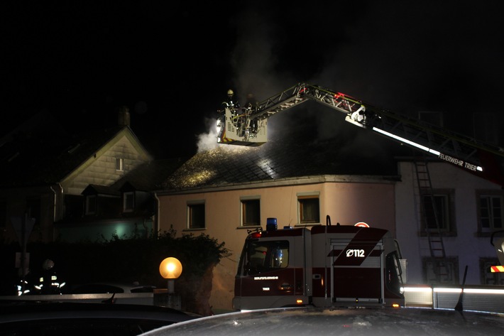 POL-PPTR: Brand in Einfamilienhaus Benediktinerstraße