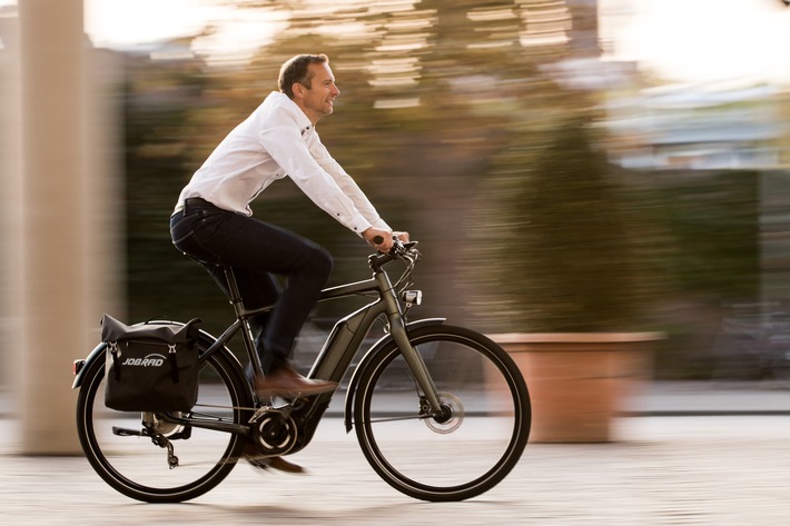 Zum ersten UN-Weltfahrradtag am 3. Juni: Immer mehr Pendler steigen aufs Dienstrad (FOTO)
