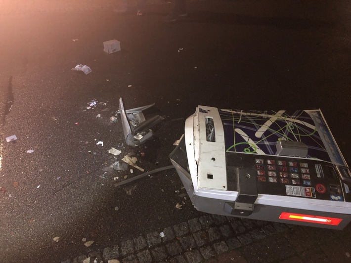 gesprengter Zigarettenautomat