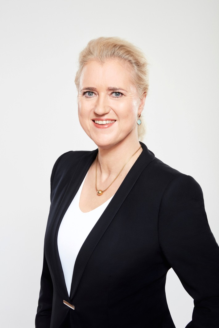 Angela Titzrath, Vorsitzende des Vorstandes Hamburger Hafen und Logistik Aktiengesellschaft, erhält MESTEMACHER PREIS MANAGERIN DES JAHRES / 19. Preisverleihung (2002 bis 2020)