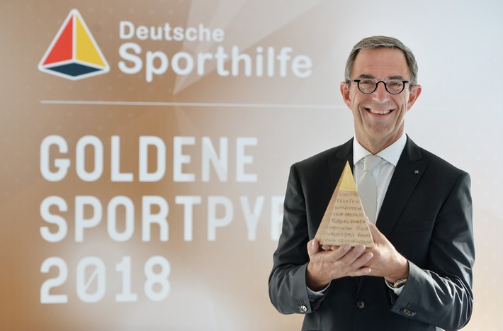 &quot;Goldene Sportpyramide&quot; an Klaus Steinbach verliehen / Bundeswirtschaftsminister Altmaier lobt Deutsche Sporthilfe