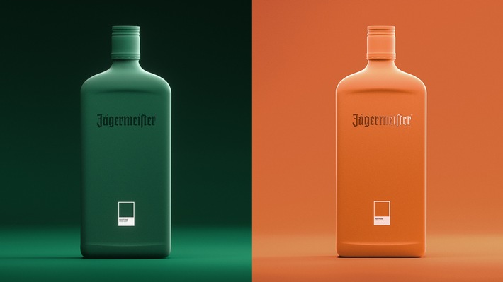 02_ Limited Pantone-Design Pack Flasche Vorderseite.jpg