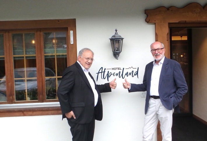 Familie Schneider-Ammann übernimmt das Hotel Alpenland Lauenen komplett